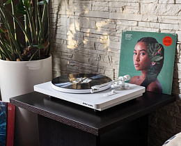Проигрыватель виниловых дисков Phaze Audio Diana Цвет: Белый [Siberian white]